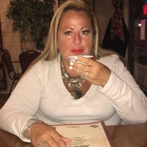 Meet your Posher, Denise velez